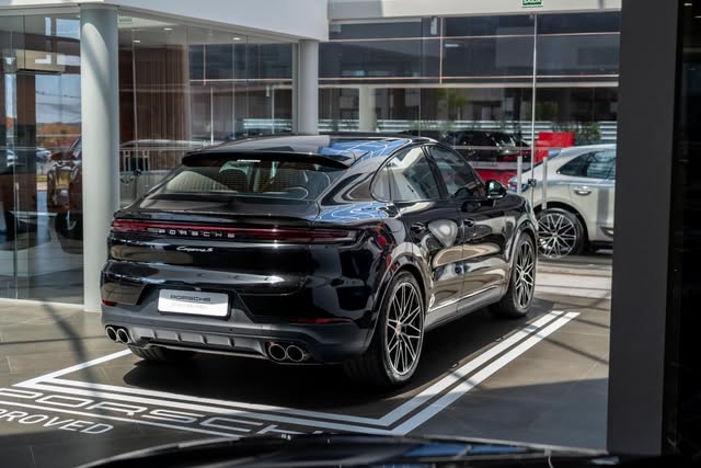 PORSCHE CAYENNE S COUPÉ - Imagem 9