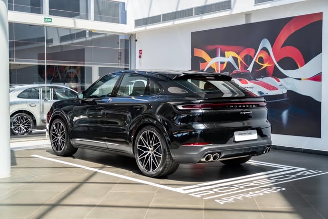 PORSCHE CAYENNE S COUPÉ - Imagem 10