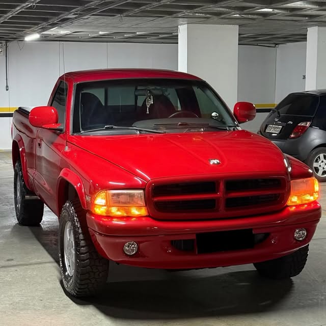 DODGE DAKOTA - Imagem 1