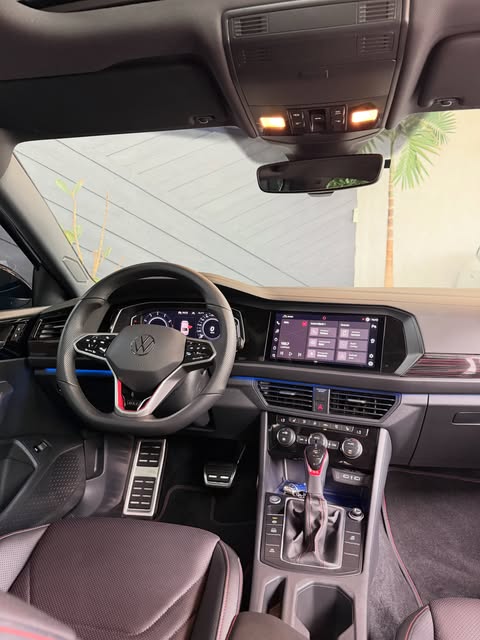 VOLKSWAGEN JETTA GLI - Imagem 4