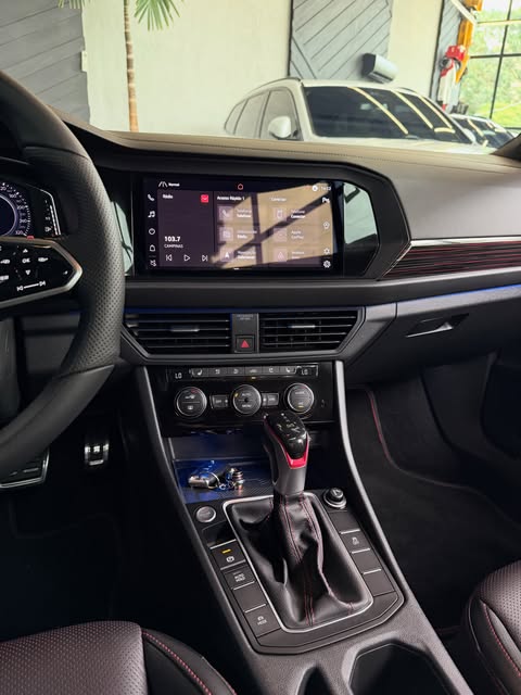 VOLKSWAGEN JETTA GLI - Imagem 6