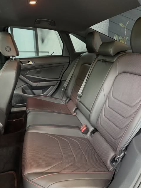 VOLKSWAGEN JETTA GLI - Imagem 8
