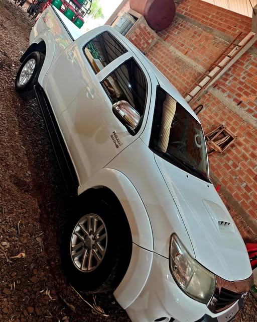 TOYOTA HILUX SRV - Imagem 3