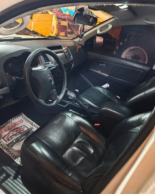 TOYOTA HILUX SRV - Imagem 5