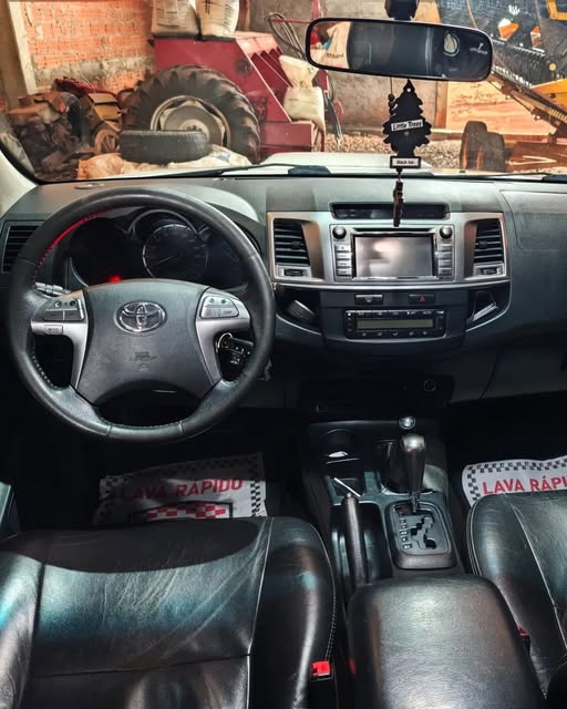 TOYOTA HILUX SRV - Imagem 6