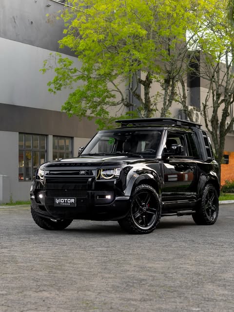 LAND ROVER DEFENDER 90 SE - Imagem 1