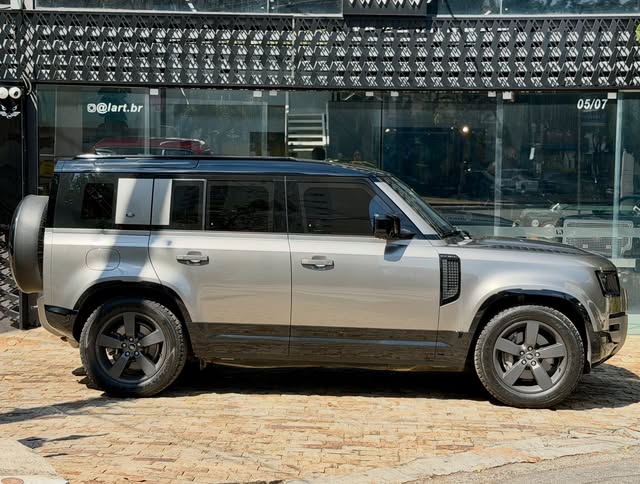 LAND ROVER DEFENDER P400E PHEV 110 X-DYNAMIC HSE - Imagem 2