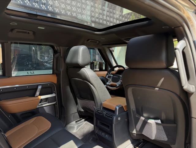 LAND ROVER DEFENDER P400E PHEV 110 X-DYNAMIC HSE - Imagem 14