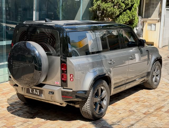 LAND ROVER DEFENDER P400E PHEV 110 X-DYNAMIC HSE - Imagem 3