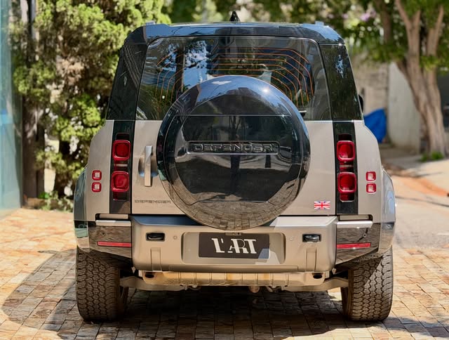 LAND ROVER DEFENDER P400E PHEV 110 X-DYNAMIC HSE - Imagem 5