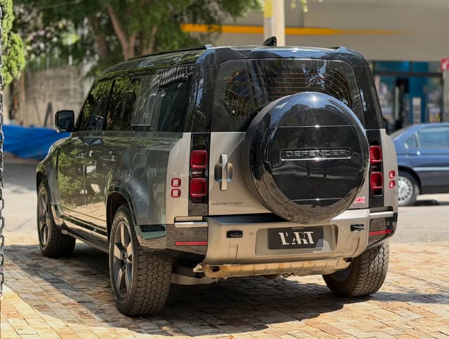 LAND ROVER DEFENDER P400E PHEV 110 X-DYNAMIC HSE - Imagem 6