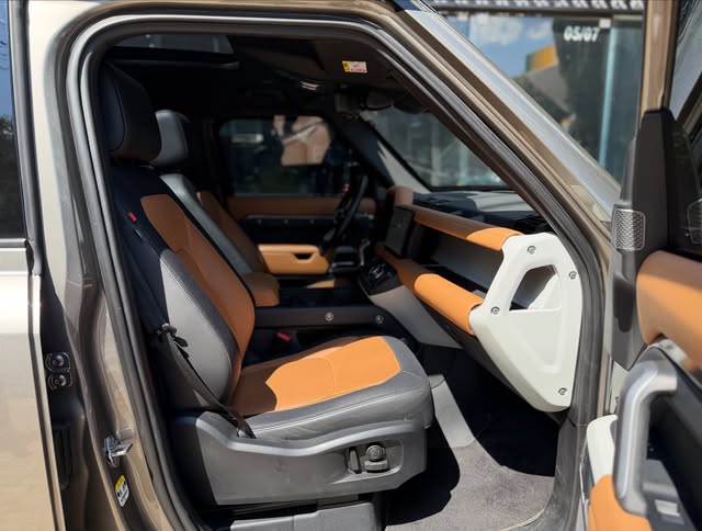 LAND ROVER DEFENDER P400E PHEV 110 X-DYNAMIC HSE - Imagem 10