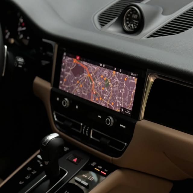 PORSCHE MACAN 2.0 TURBO - Imagem 18