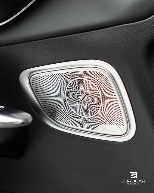 MERCEDES-BENZ GLC 63 S E PERFORMANCE - Imagem 7