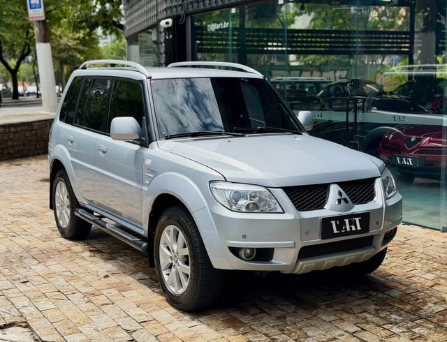 MITSUBISHI PAJERO TR4 - Imagem 11