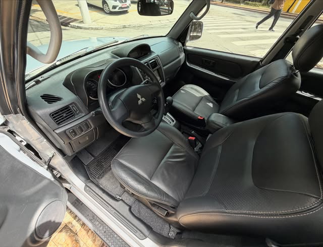 MITSUBISHI PAJERO TR4 - Imagem 13