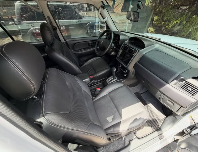 MITSUBISHI PAJERO TR4 - Imagem 16