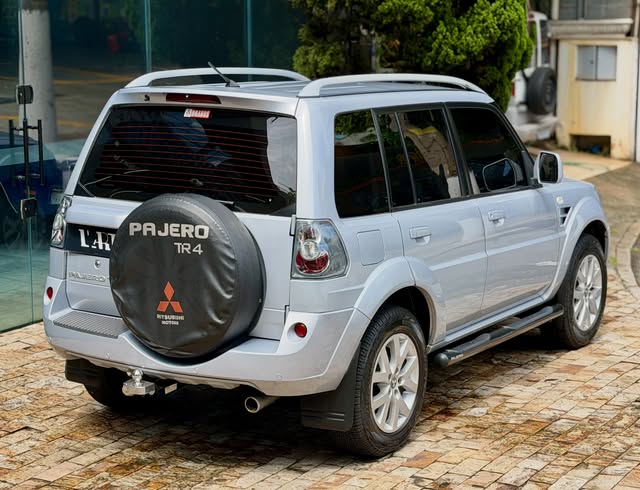 MITSUBISHI PAJERO TR4 - Imagem 3