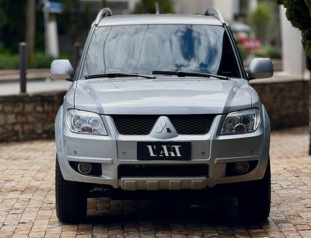 MITSUBISHI PAJERO TR4 - Imagem 7