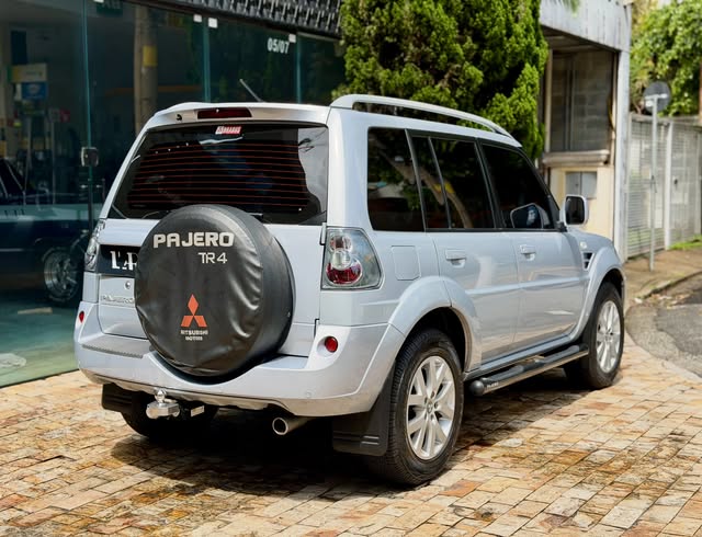 MITSUBISHI PAJERO TR4 - Imagem 10