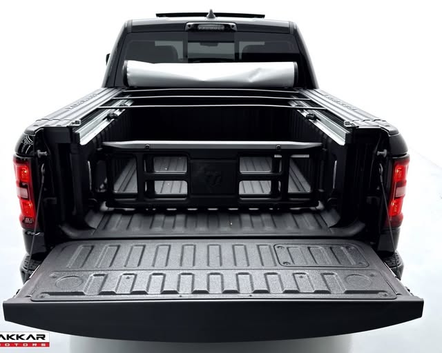 RAM 1500 LARAMIE NIGHT EDITION - Imagem 2