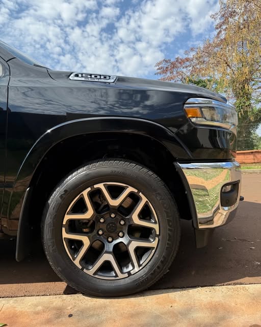 RAM 1500 LARAMIE - Imagem 8