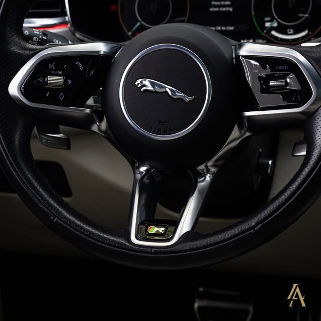 JAGUAR F-PACE R-DYNAMIC - Imagem 16