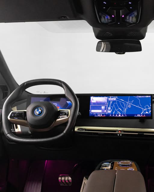 BMW IX XDRIVE50 SPORT - Imagem 3