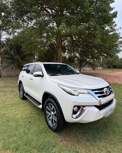 TOYOTA HILUX SRX - Imagem 2
