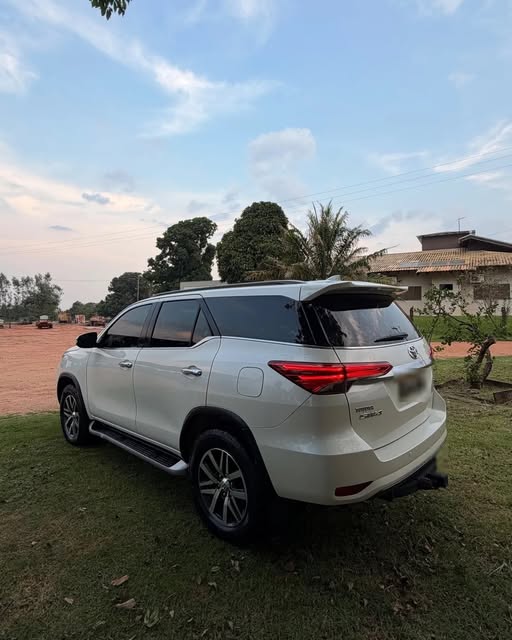 TOYOTA HILUX SRX - Imagem 6