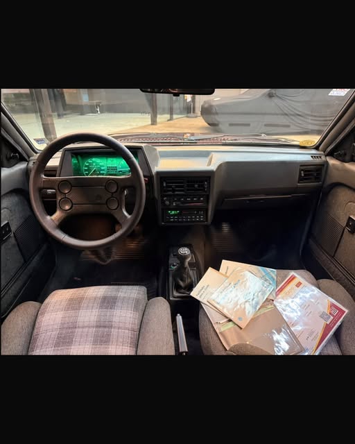 VOLKSWAGEN SAVEIRO SUNSET 1.8S - Imagem 2