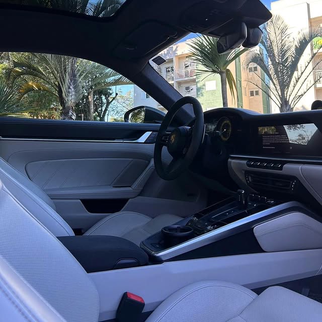 PORSCHE 911 TURBO - Imagem 12