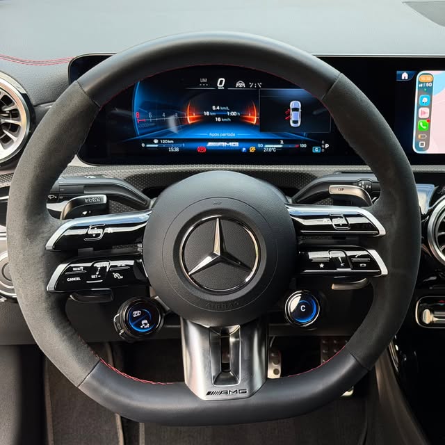 MERCEDES-BENZ CLA45 AMG - Imagem 11