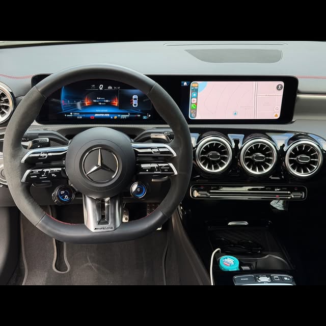MERCEDES-BENZ CLA45 AMG - Imagem 3