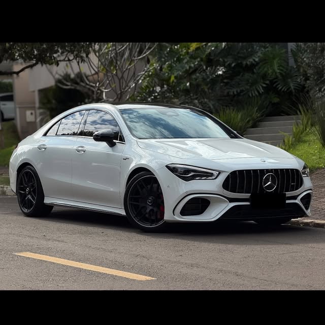 MERCEDES-BENZ CLA45 AMG - Imagem 4