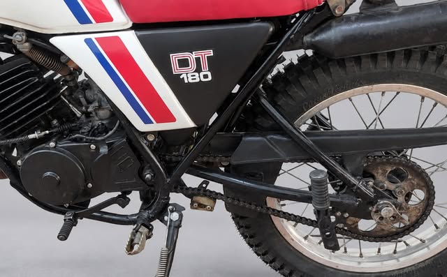 YAMAHA DT 180 - Imagem 3