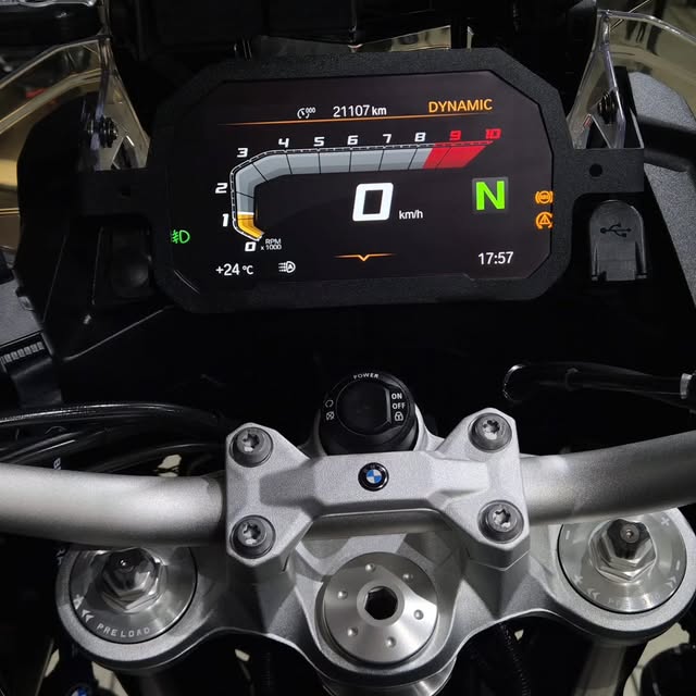 BMW GSA ADVENTURE 900 TRIPLE BLACK - Imagem 2