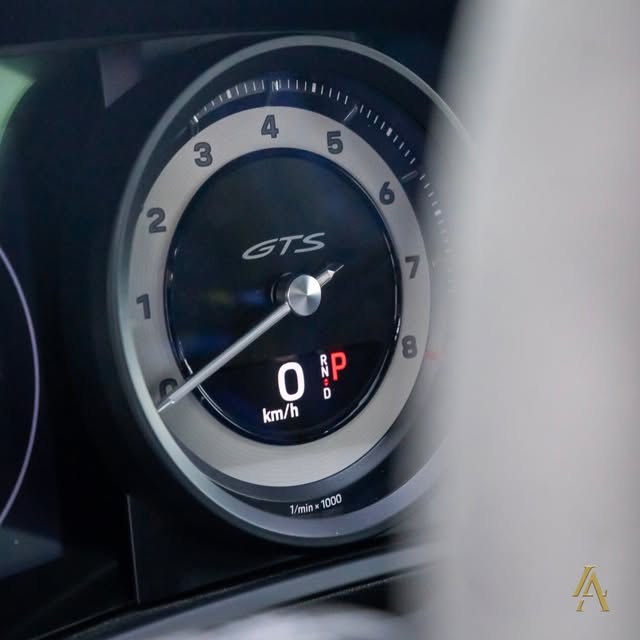 PORSCHE 911 CARRERA 4 GTS - Imagem 14