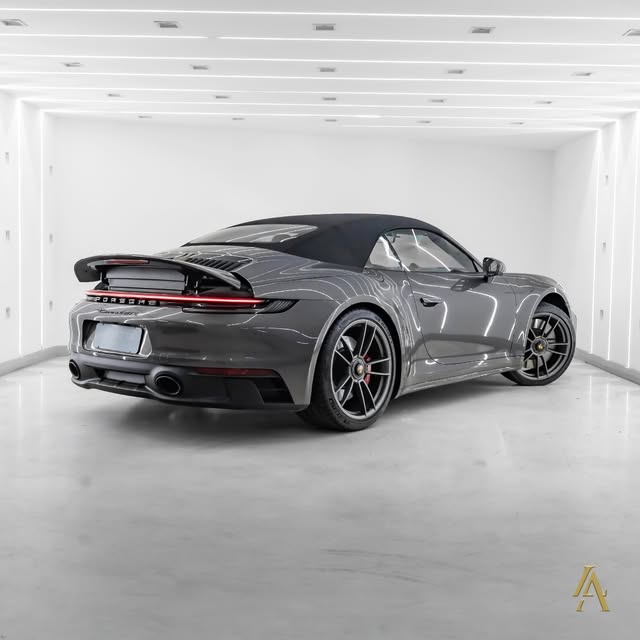 PORSCHE 911 CARRERA 4 GTS - Imagem 4