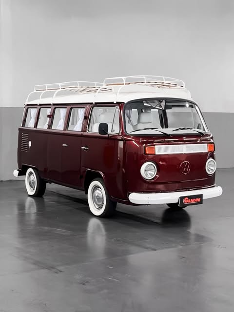 VOLKSWAGEN KOMBI - Imagem 1