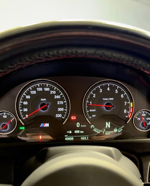 BMW M4 - Imagem 10