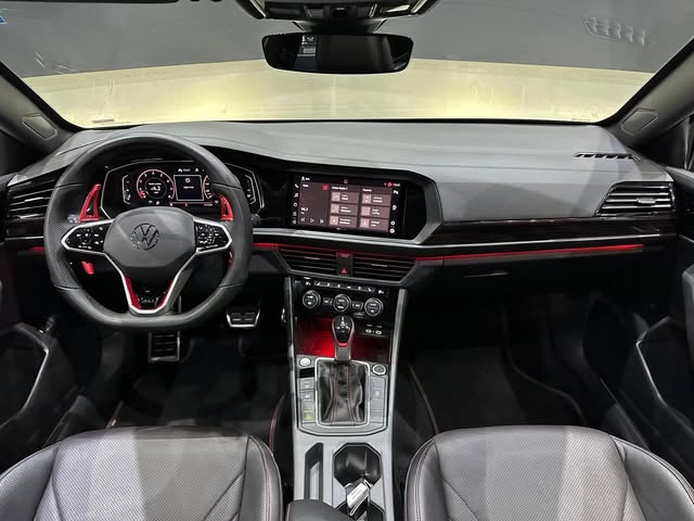 VOLKSWAGEN JETTA GLI - Imagem 6