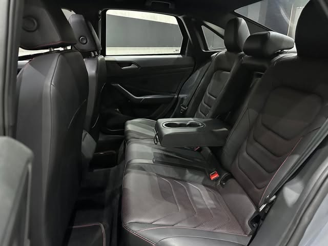 VOLKSWAGEN JETTA GLI - Imagem 8