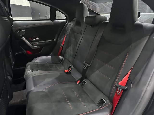 MERCEDES-BENZ CLA 45 AMG - Imagem 8
