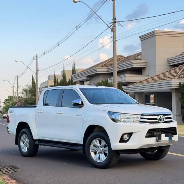 TOYOTA HILUX SRV - Imagem 1