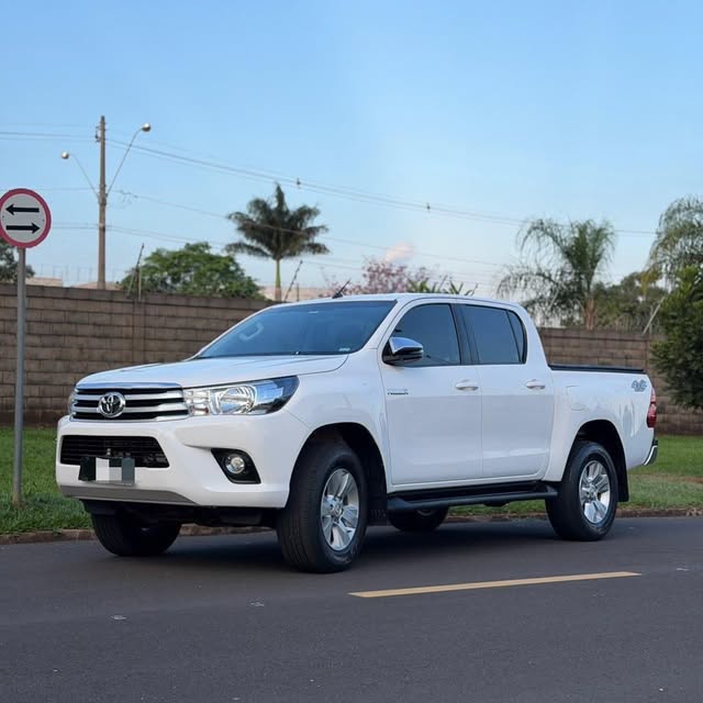 TOYOTA HILUX SRV - Imagem 2