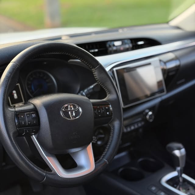 TOYOTA HILUX SRV - Imagem 11