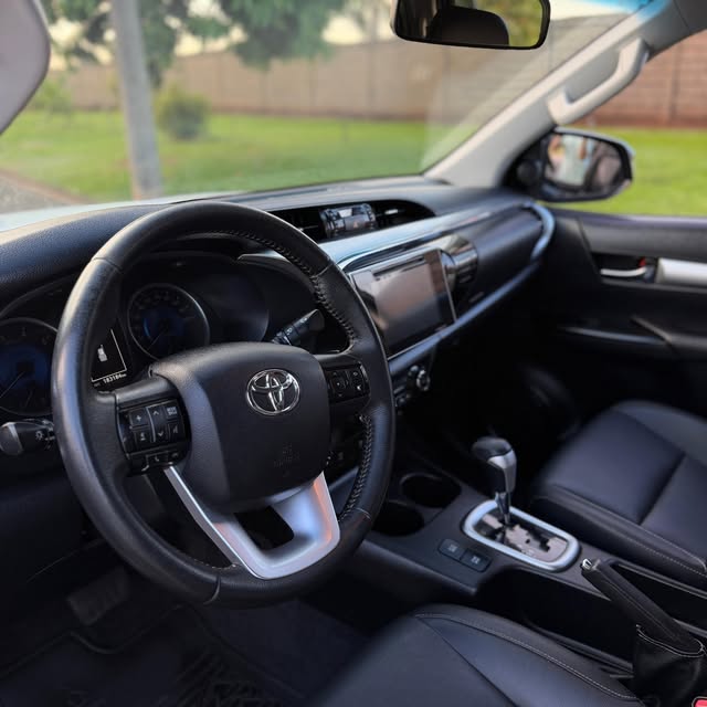 TOYOTA HILUX SRV - Imagem 6