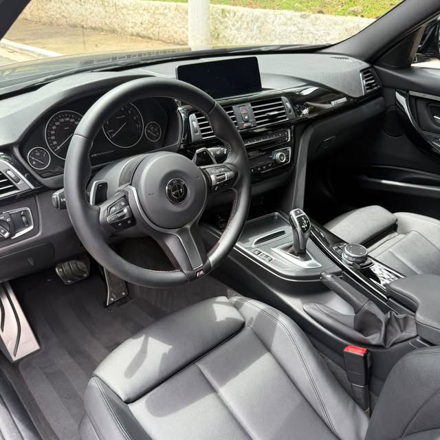 BMW 320I M SPORT - Imagem 7