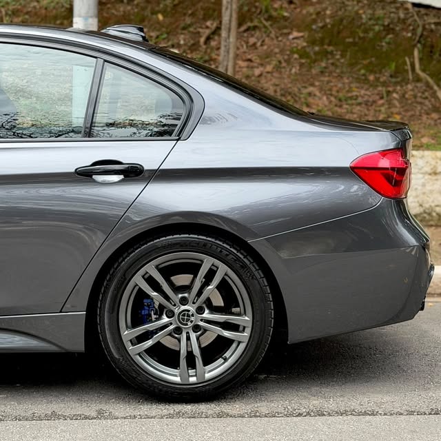 BMW 320I M SPORT - Imagem 10